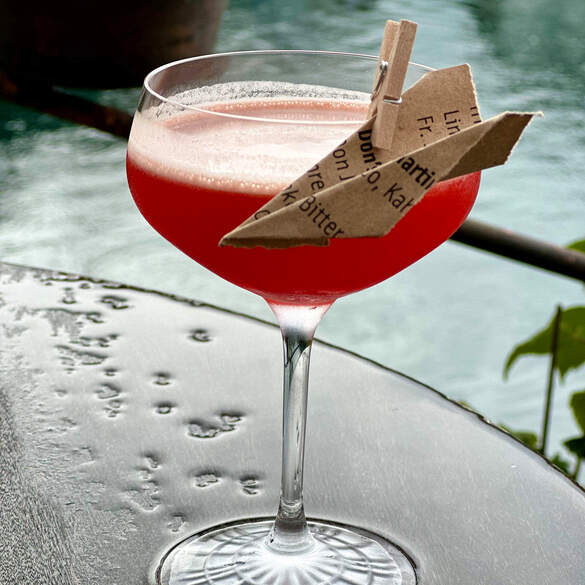 Dock Bar Solothurn Cocktail Beer Drinks Friends Paper Plane