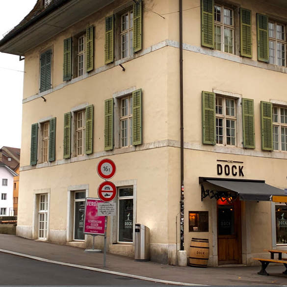 Aussenansicht der Bar The Dock in der Solothurner Vorstadt
